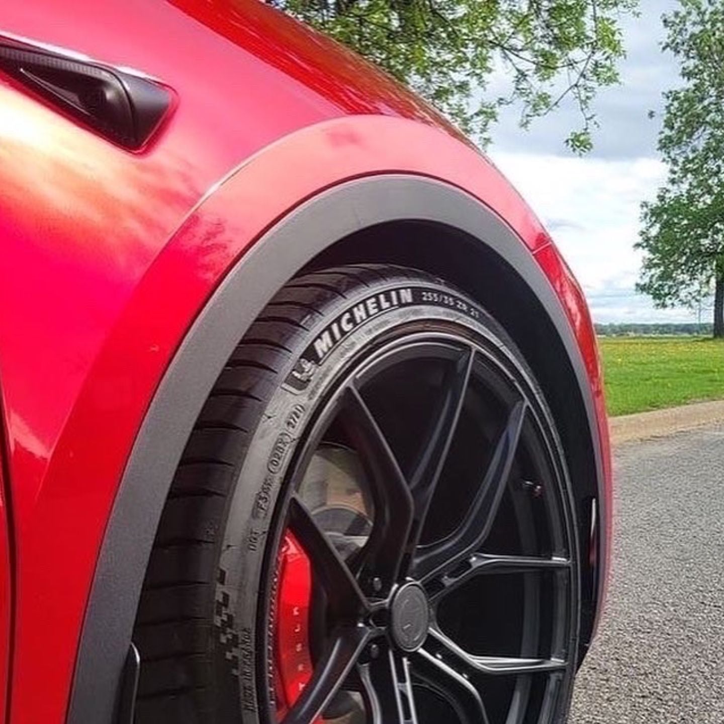 How Tire and Wheel Choice Can Affect Your Electric Vehicle