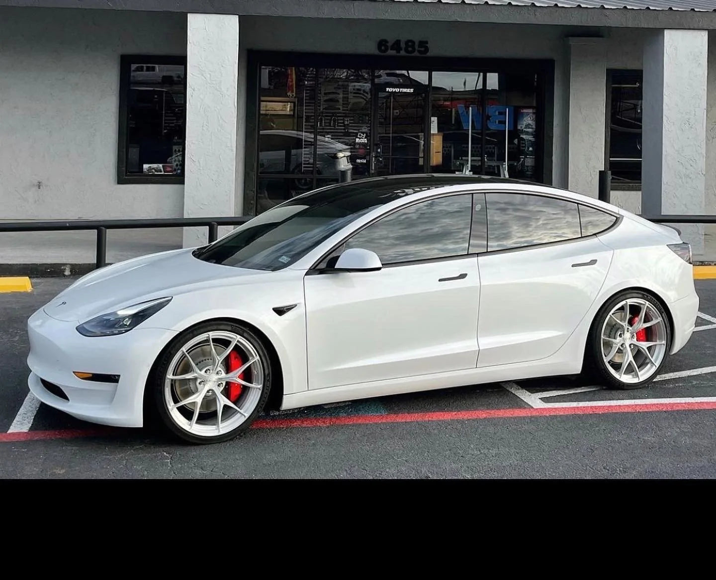 EFP-28 Forged Wheel on Tesla Model 3