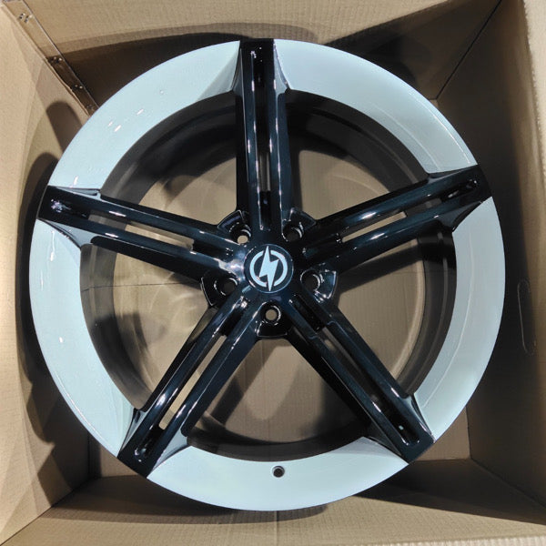 Black and white custom Forged Wheel